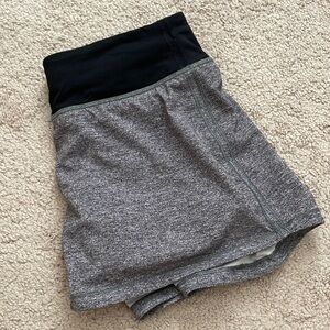 LULULEMON ATHLETICA black and grey skort